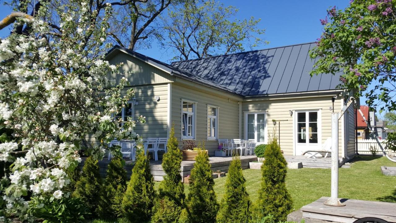 Kuressaare Family And Garden Apartments Eksteriør bilde